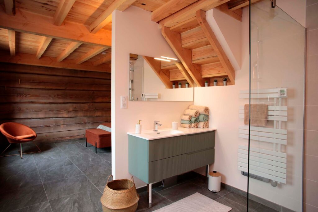 549802886 1204376508400810 7285837277657889484 n